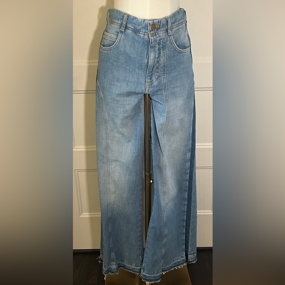The Adi Mid-Rise Frayed Relaxed Flare Jeans by Pilcro:Soft Rework Editon sz26 - Picture 8 of 9